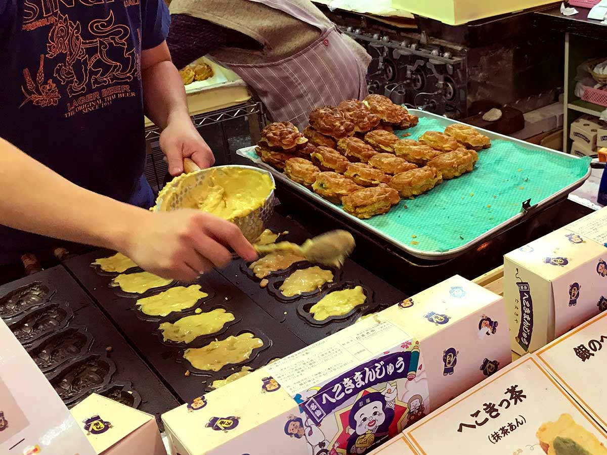 Baking Hekoki Manju / へこきまんじゅうを焼く