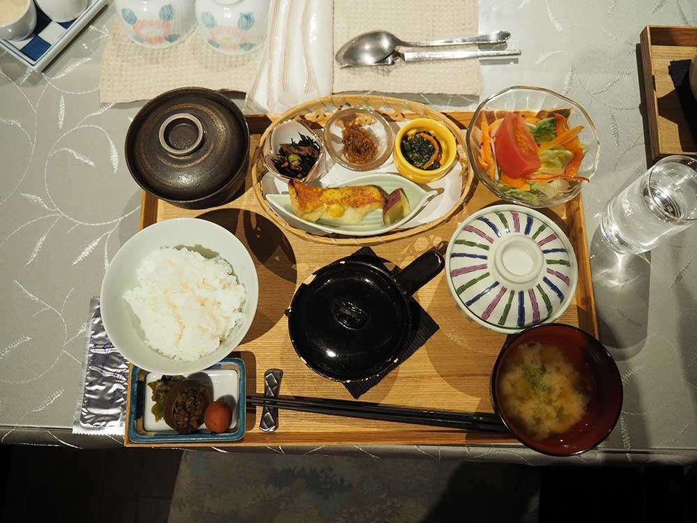 Breakfast at Taisenkaku / 対泉閣での朝食