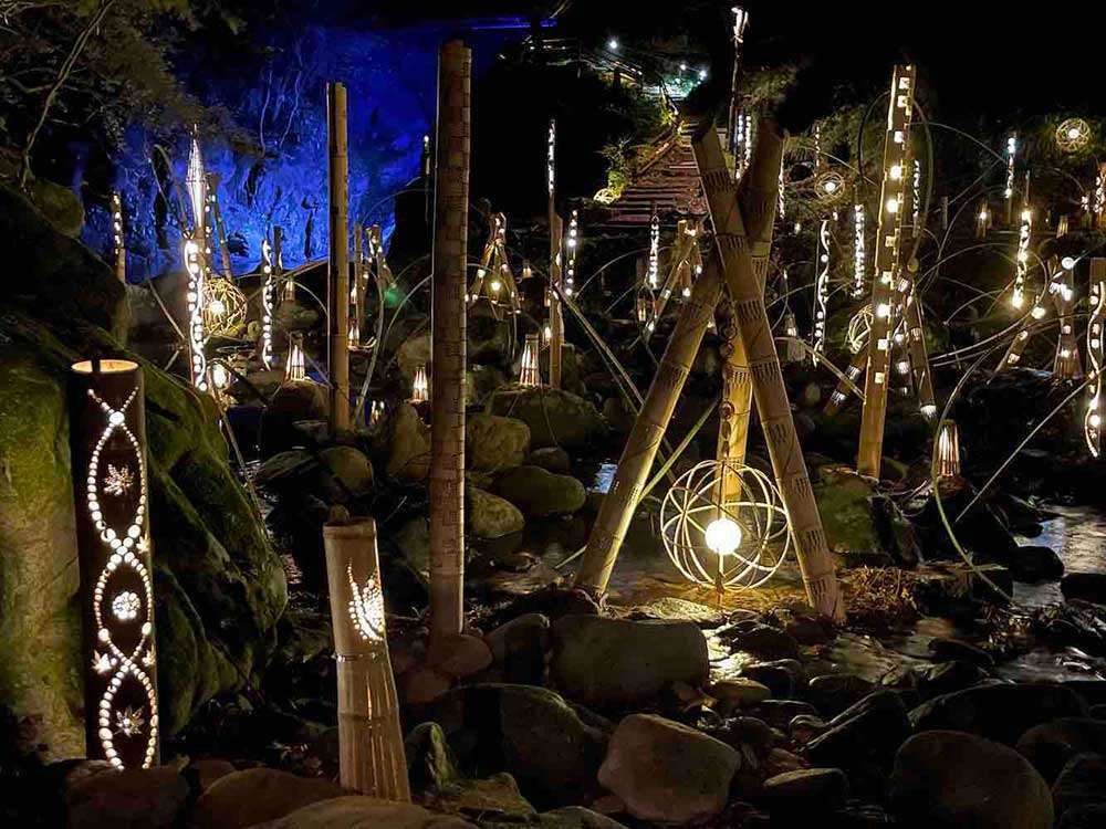 Bamboo lanterns that look like waterfalls