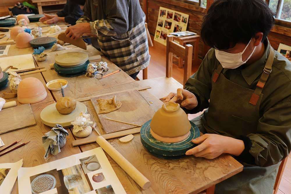 Pottery class in Mitsue