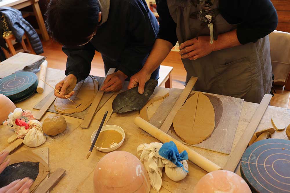 Pottery class in Mitsue