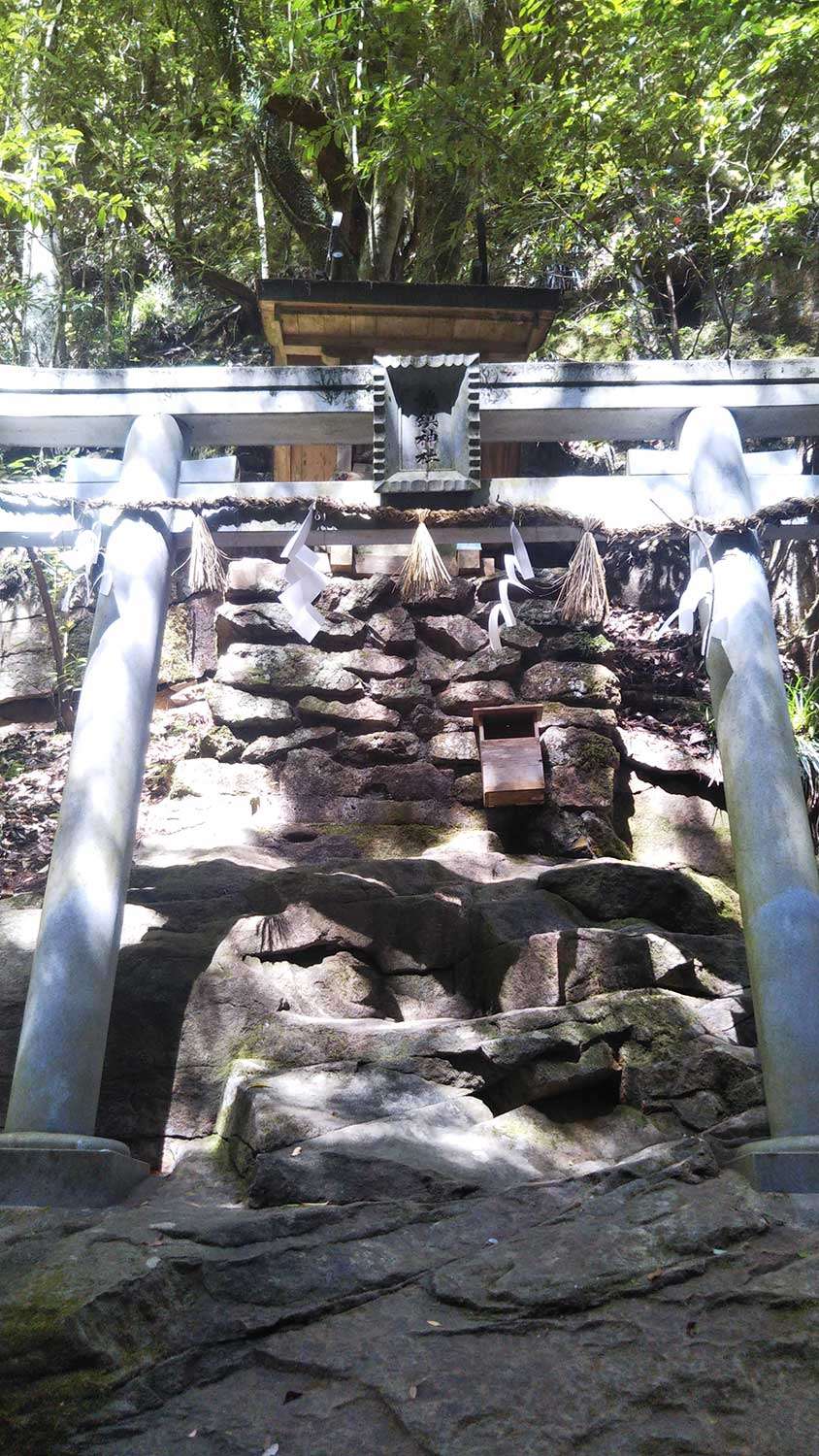 龍鎮神社