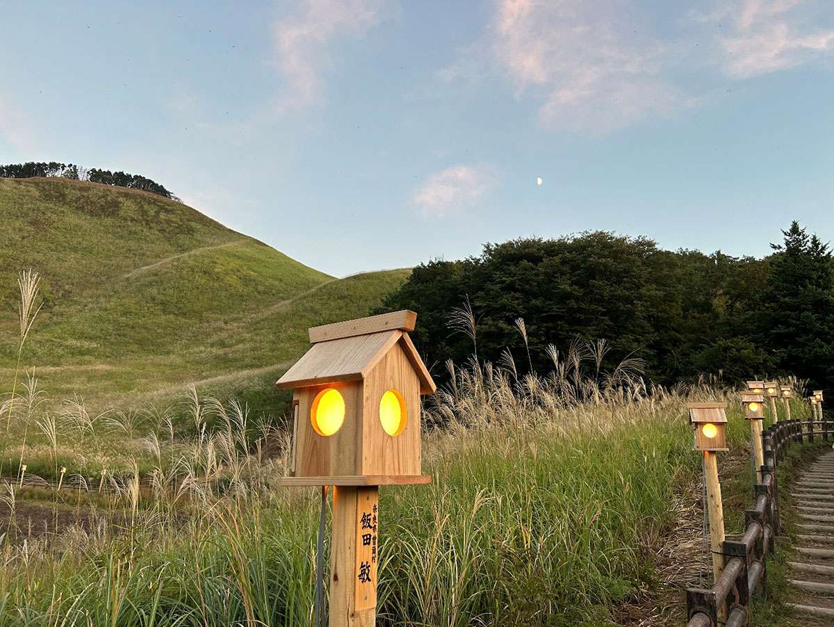 Soni Highland with lanterns / 曽爾高原山灯り