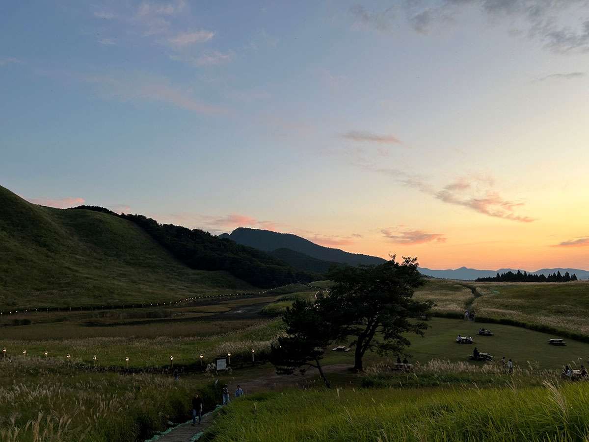 Soni Highland at dusk lanterns / 夕暮れの曽爾高原